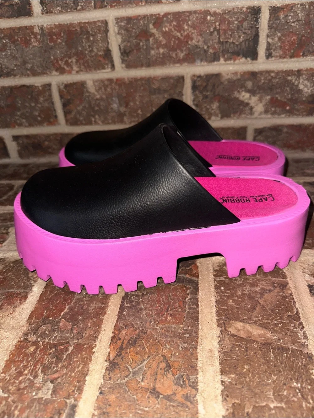Cape Robbin Hafi Two-Tone Black & Pink Chunky Platform Lug Sole Mules Clogs 10